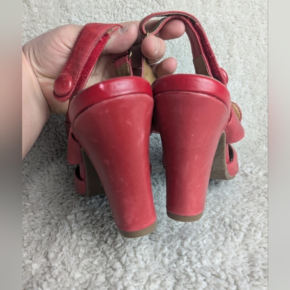 Miz Mooz Heel RED Sapphire Model Sandals Size 7.5 Leather With Velcro - Picture 5 of 10